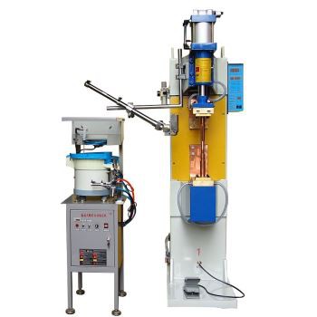 Yong'oqlarni avtomatik oziqlantiruvchi